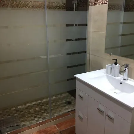 Shinny Flat, 2 Min From Sea *