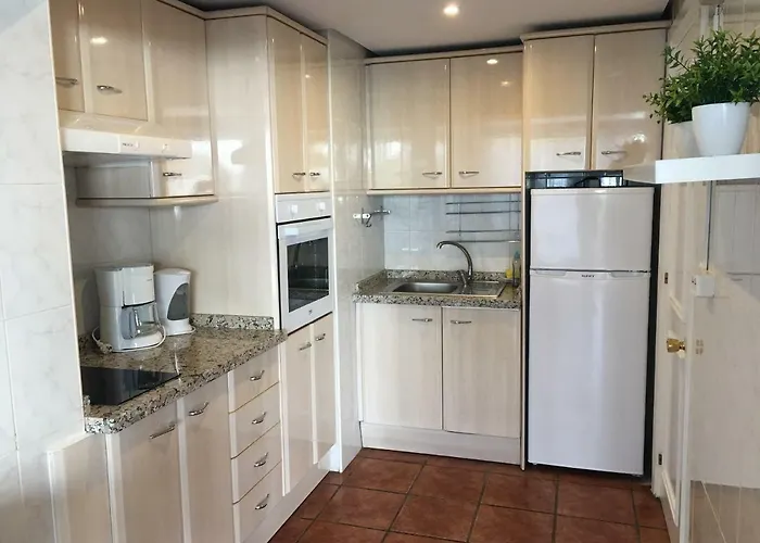 Shinny Flat, 2 Min From Sea Apartment *