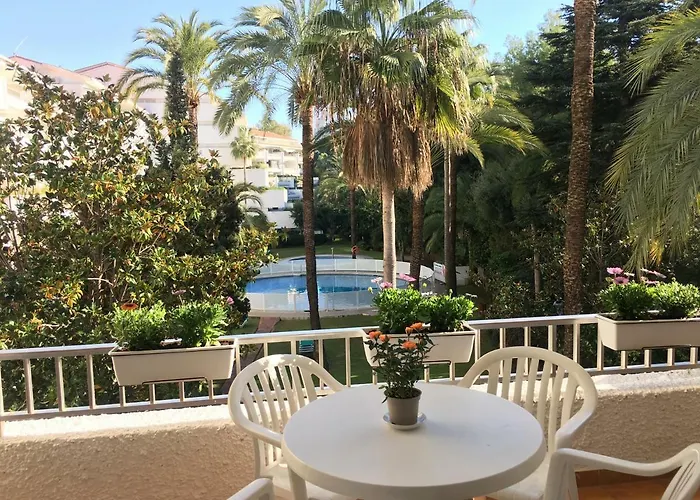 Shinny Flat, 2 Min From Sea Apartment *