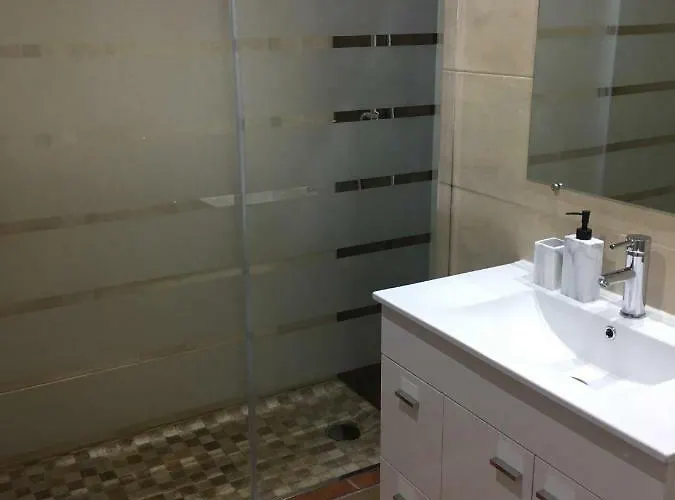 Shinny Flat, 2 Min From Sea *